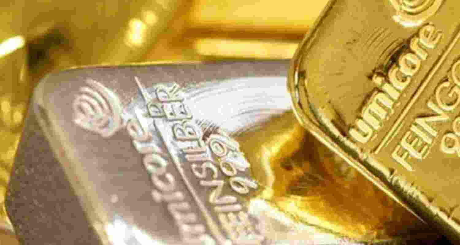 Gold, Silver prices drop 7pc in one week amid Mid-East war