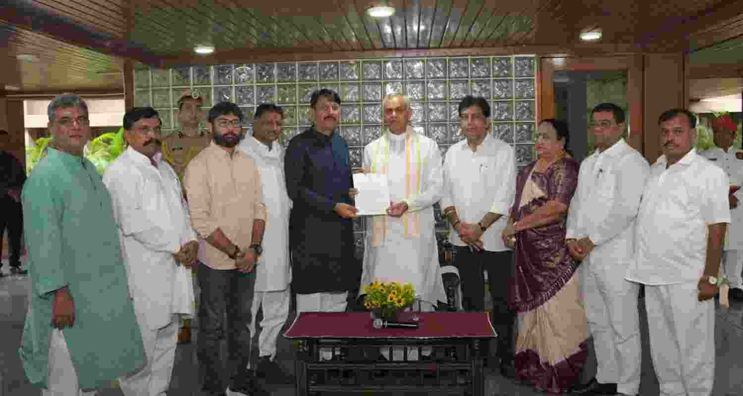 Congress flags Gujarat scams, seeks SIT probe