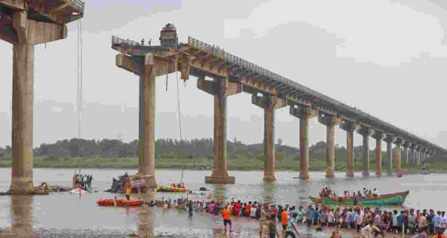 Gujarat bridge collapse toll rises to 19, rescue ops continue