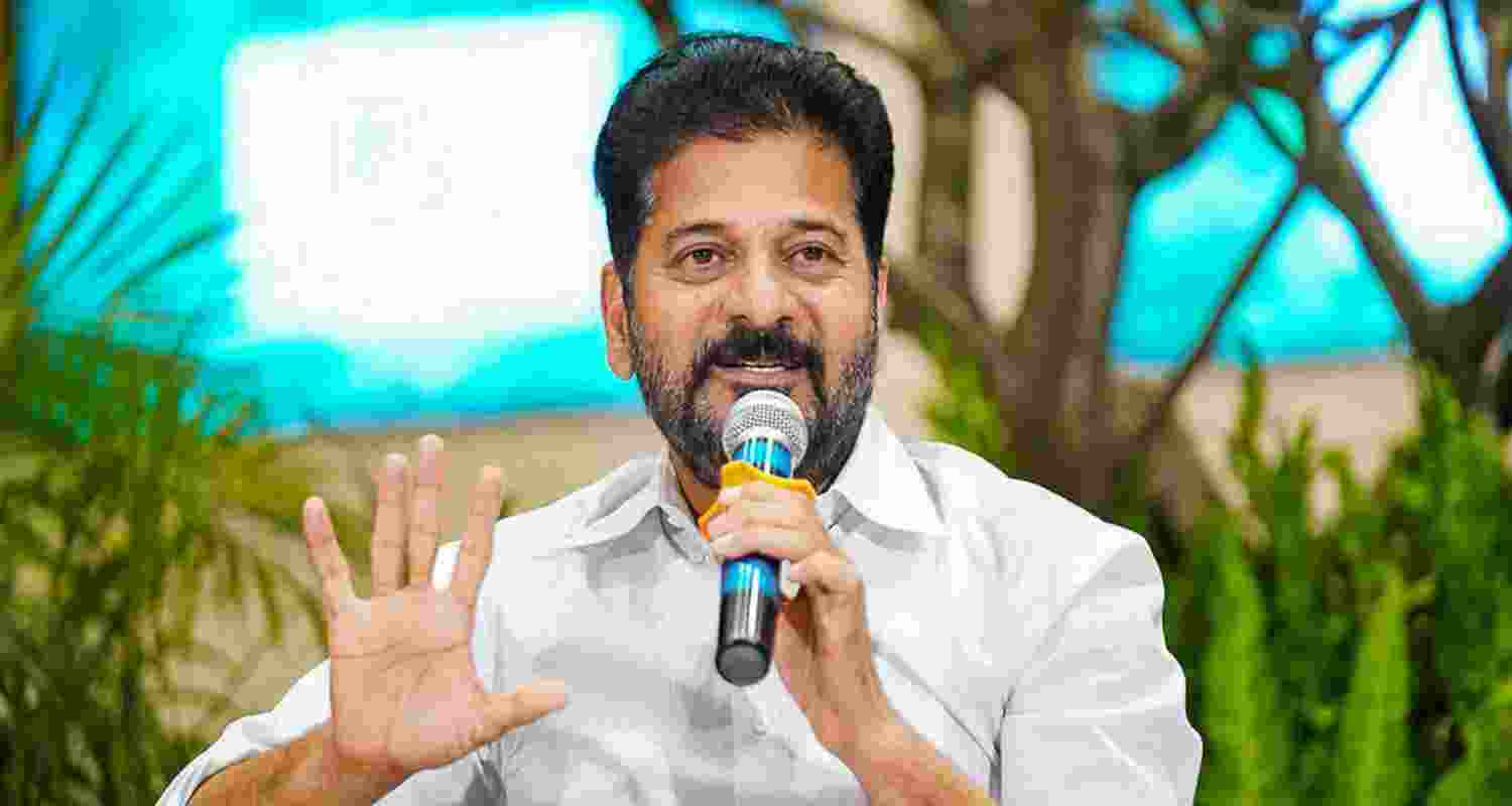 Telangana Haj panel to refund ₹10,000 fuel fee to pilgrims Telangana Haj panel to refund ₹10,000 fuel fee to pilgrims