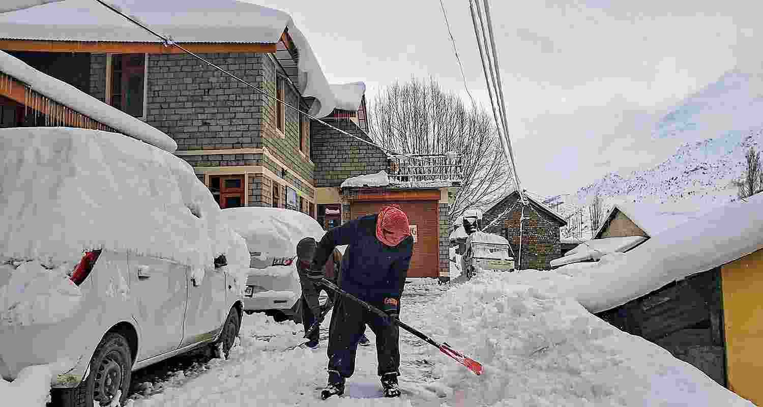 Local Meteorological station forecasts dry spell in lower hills with rain and snow anticipated in higher elevations, offering a glimpse into the varied weather patterns ahead.