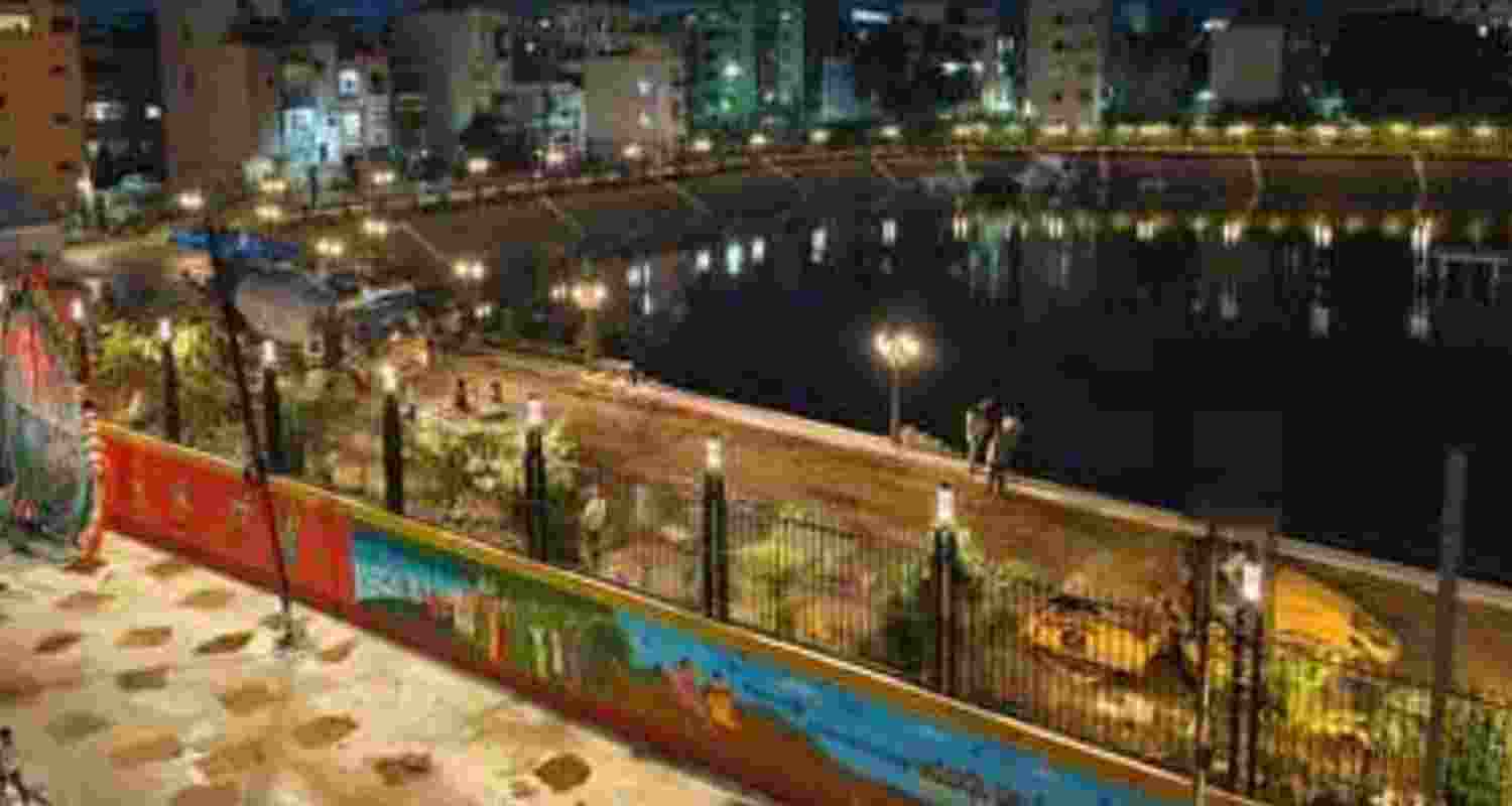 Bathukamma Kunta lake. 