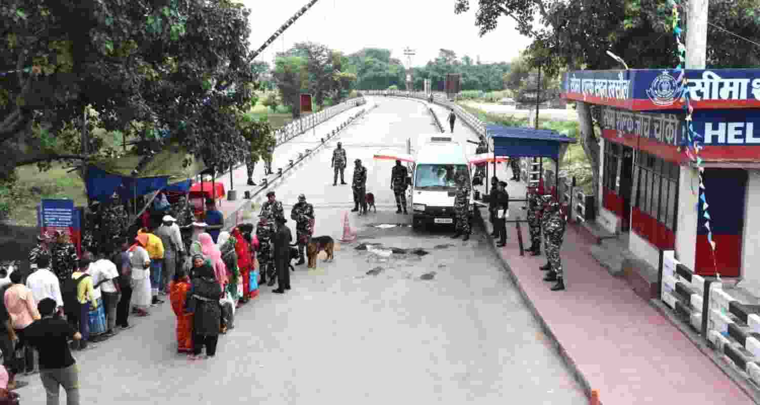 Sonauli India-Nepal border reopens