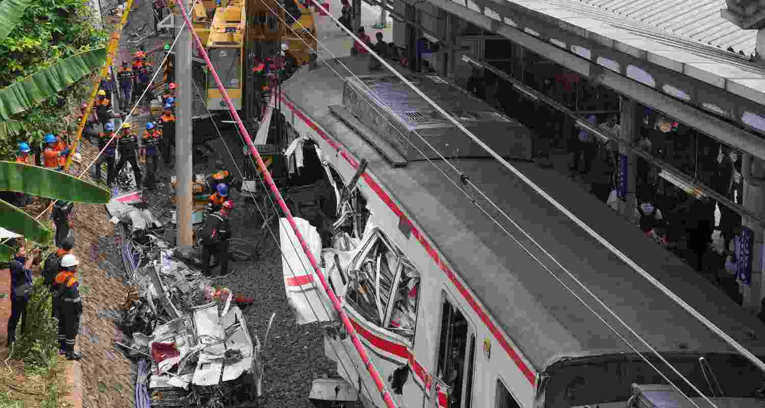 Train crash near Jakarta kills 14 women after a long-distance train hit a stopped commuter coach at Bekasi Timur Station; 84 injured.
