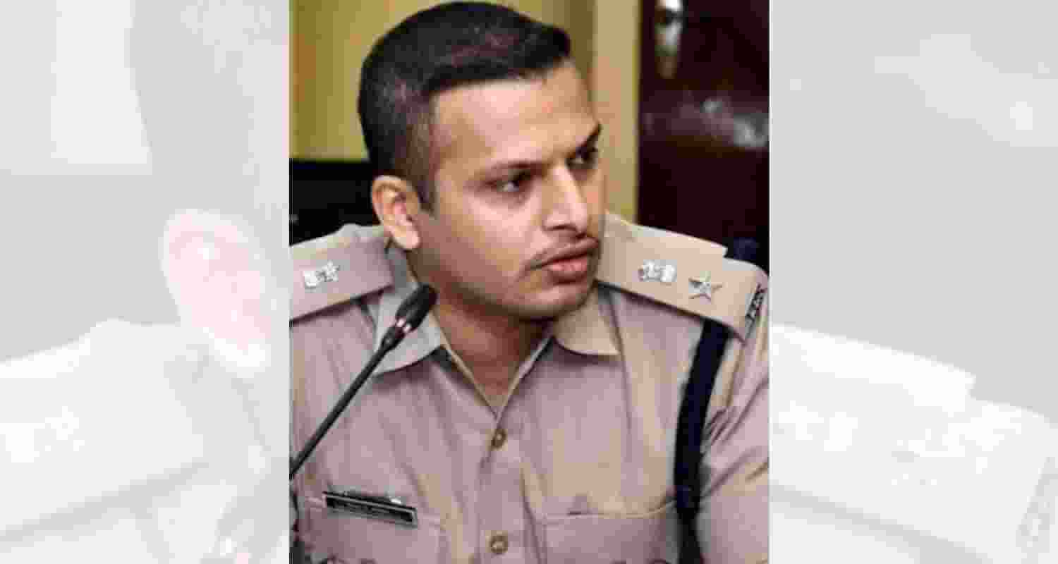 Resigning voluntarily, not due to harassment: Andhra IPS officer