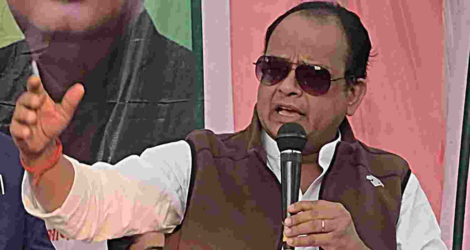 Jharkhand Health Minister Dr Irfan Ansari stated that Nipah virus is an extremely dangerous zoonotic disease that spreads from animals to humans. The virus is primarily transmitted through fruit-eating bats (flying foxes).