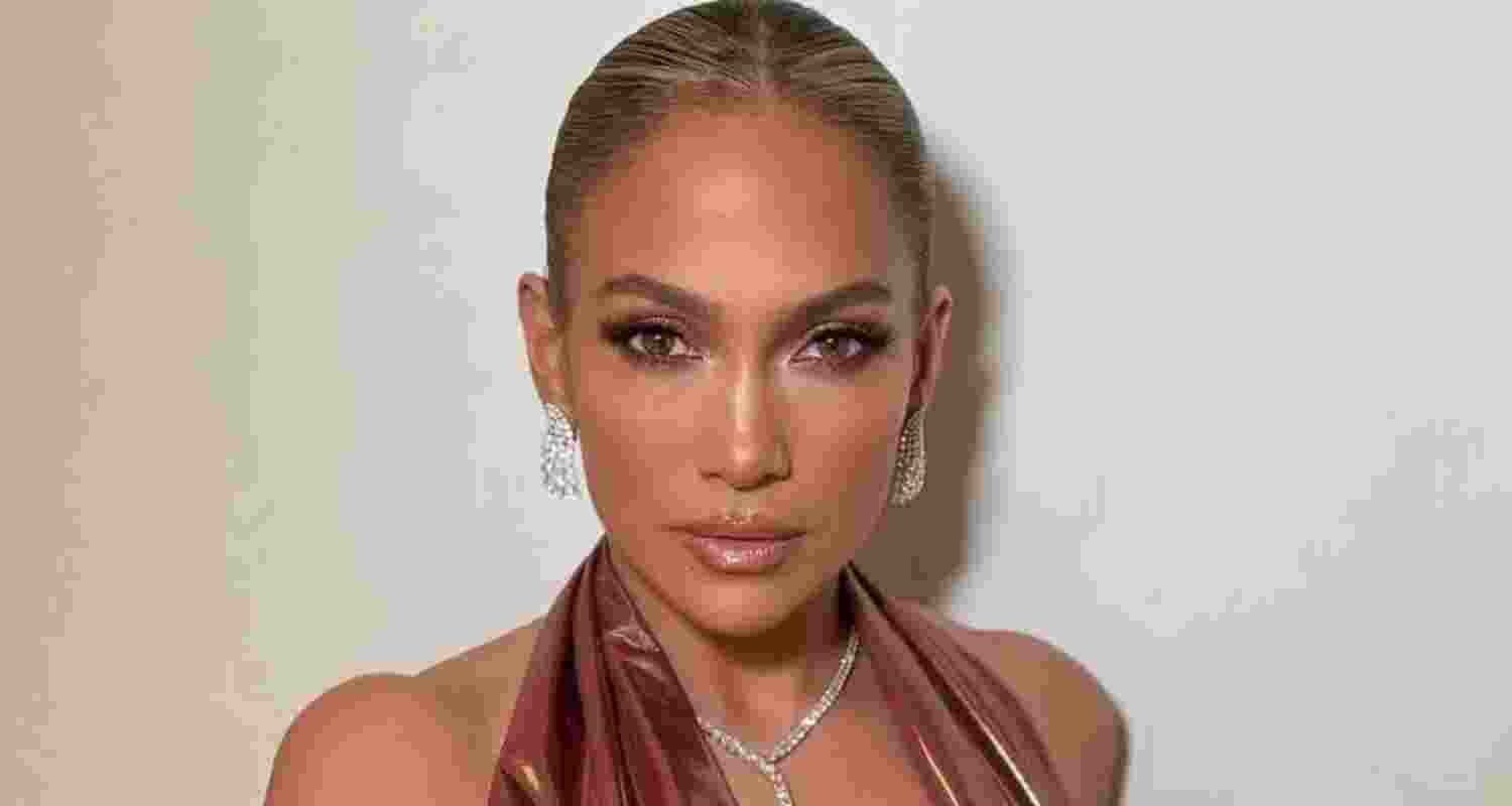 Affleck and Lopez initially met in 2002 and began dating. 