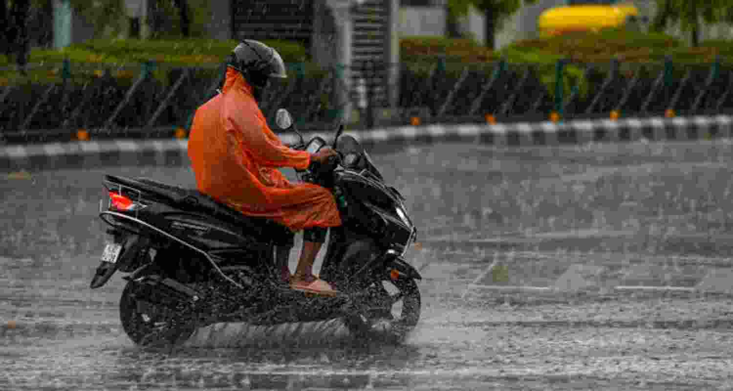 IMD issues 'orange' alert for storms, hail in Jharkhand