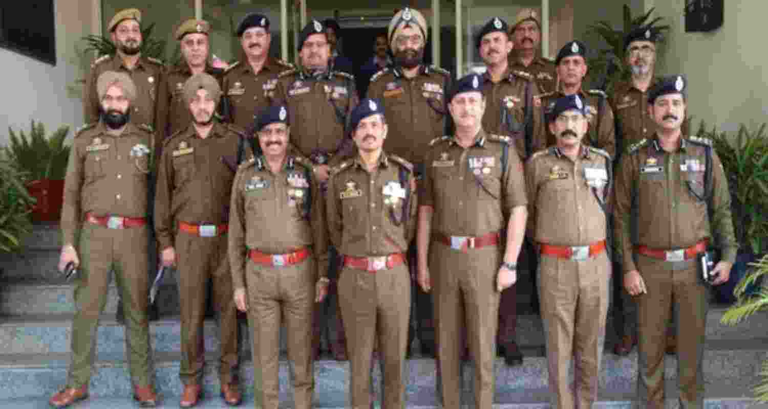 J&K Police arrest 11 drug peddlers, seize heroin across four districts; 6.5 kg heroin worth ₹40 crore recovered near IB in RS Pura.