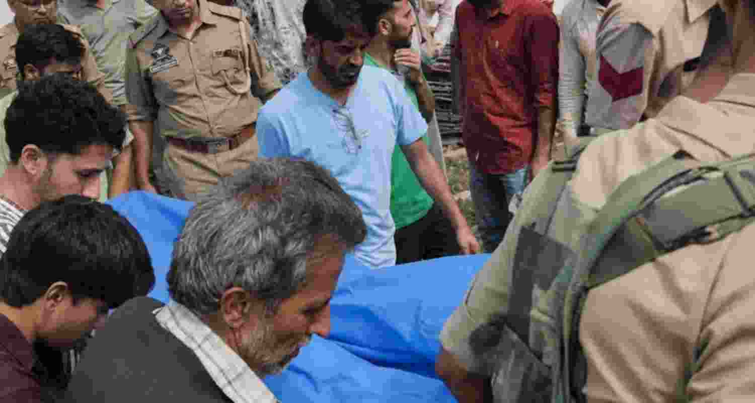 A J&K Police SOG member was killed and another injured after their official vehicle crashed into a bridge girder in Budgam. Police have launched a probe. A J&K Police SOG member was killed and another injured after their official vehicle crashed into a bridge girder in Budgam. Police have launched a probe.