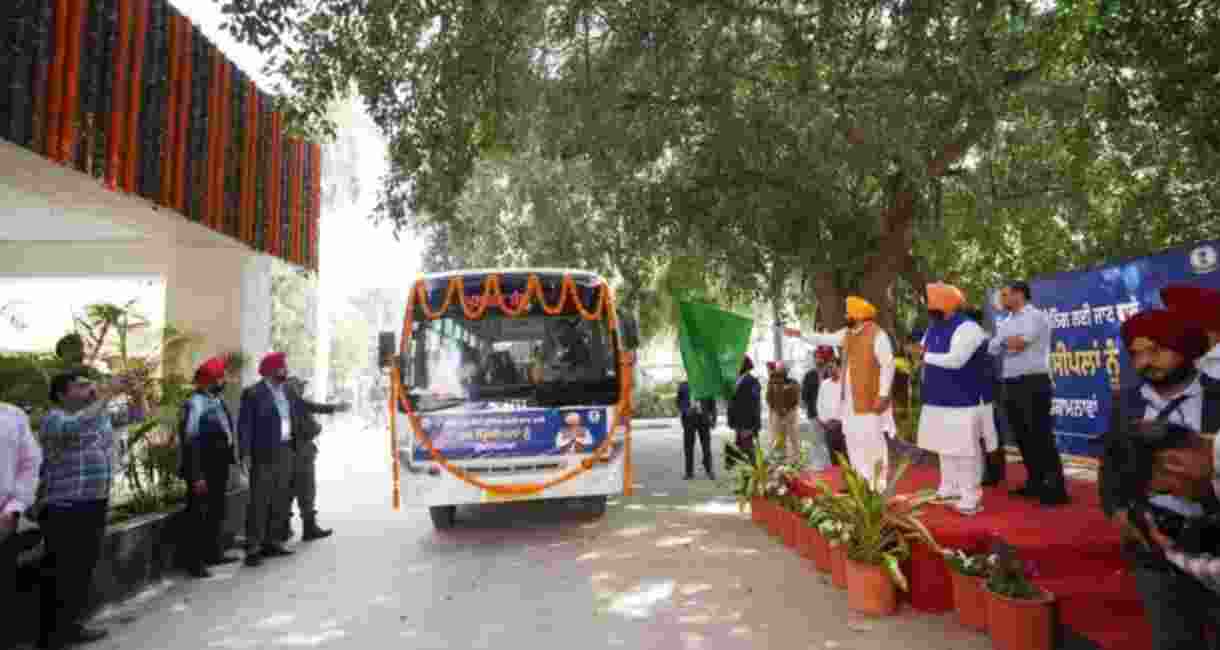 Mann sends 8th batch of principals for training to Singapore 