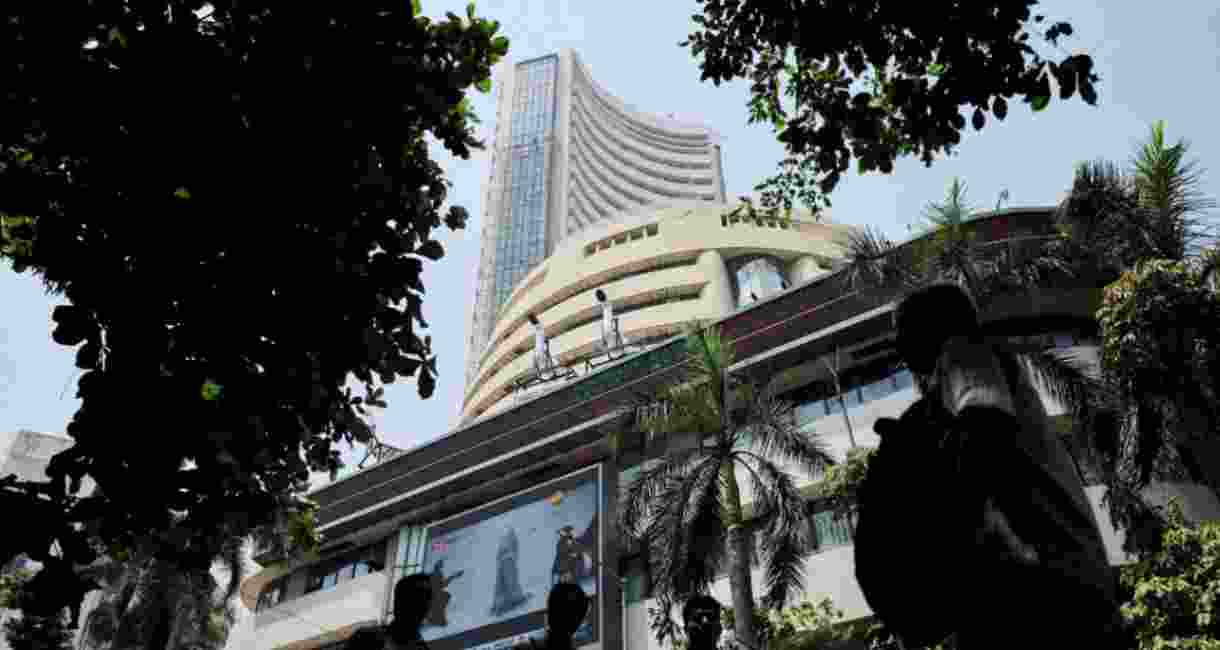 Sensex plunges 500 points, Nifty falls 150 points in early trade