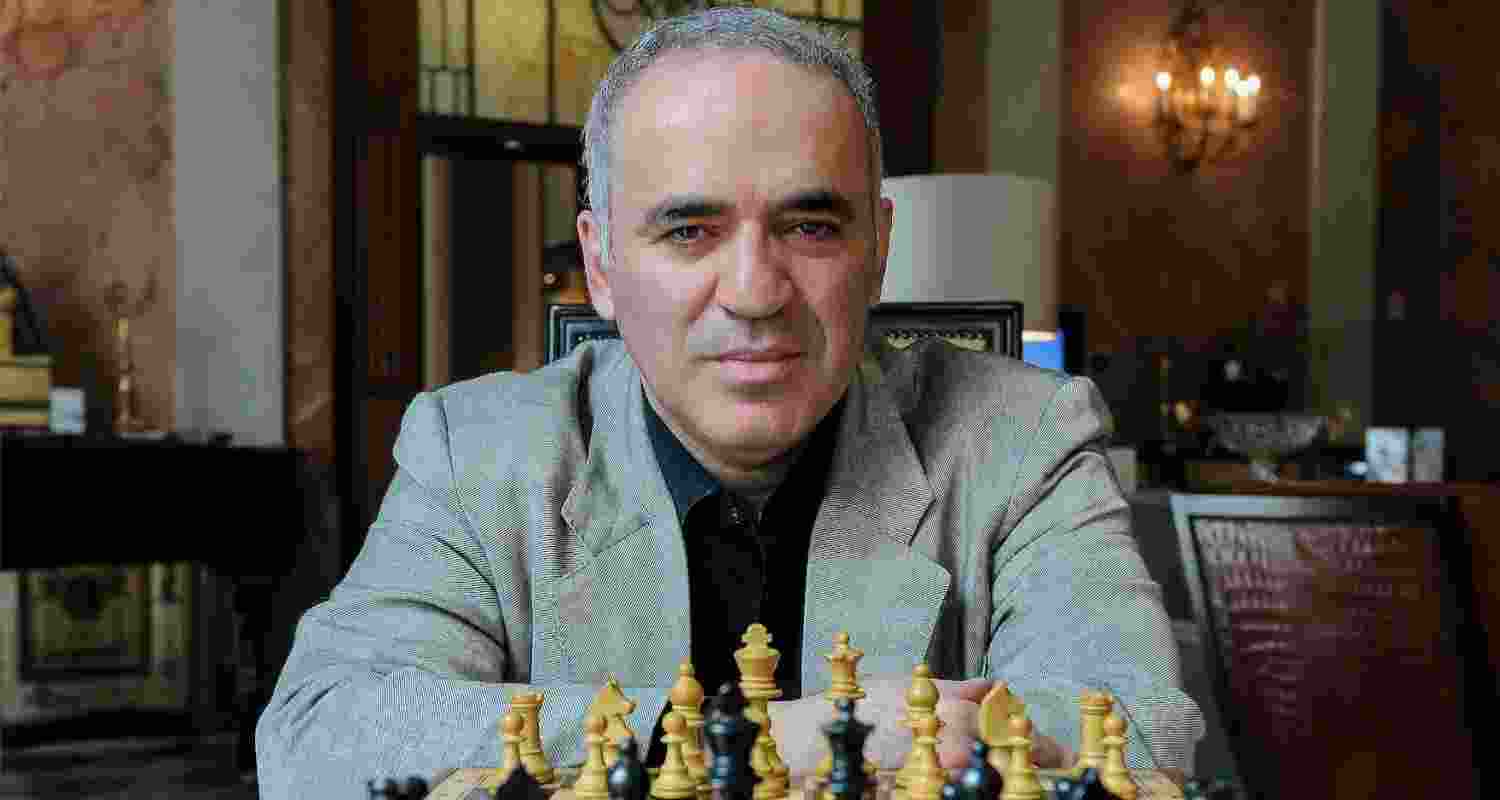“First win Rae Bareli before Challenging for the top”, Chess Maestro Kasparov clarifies joke on Rahul