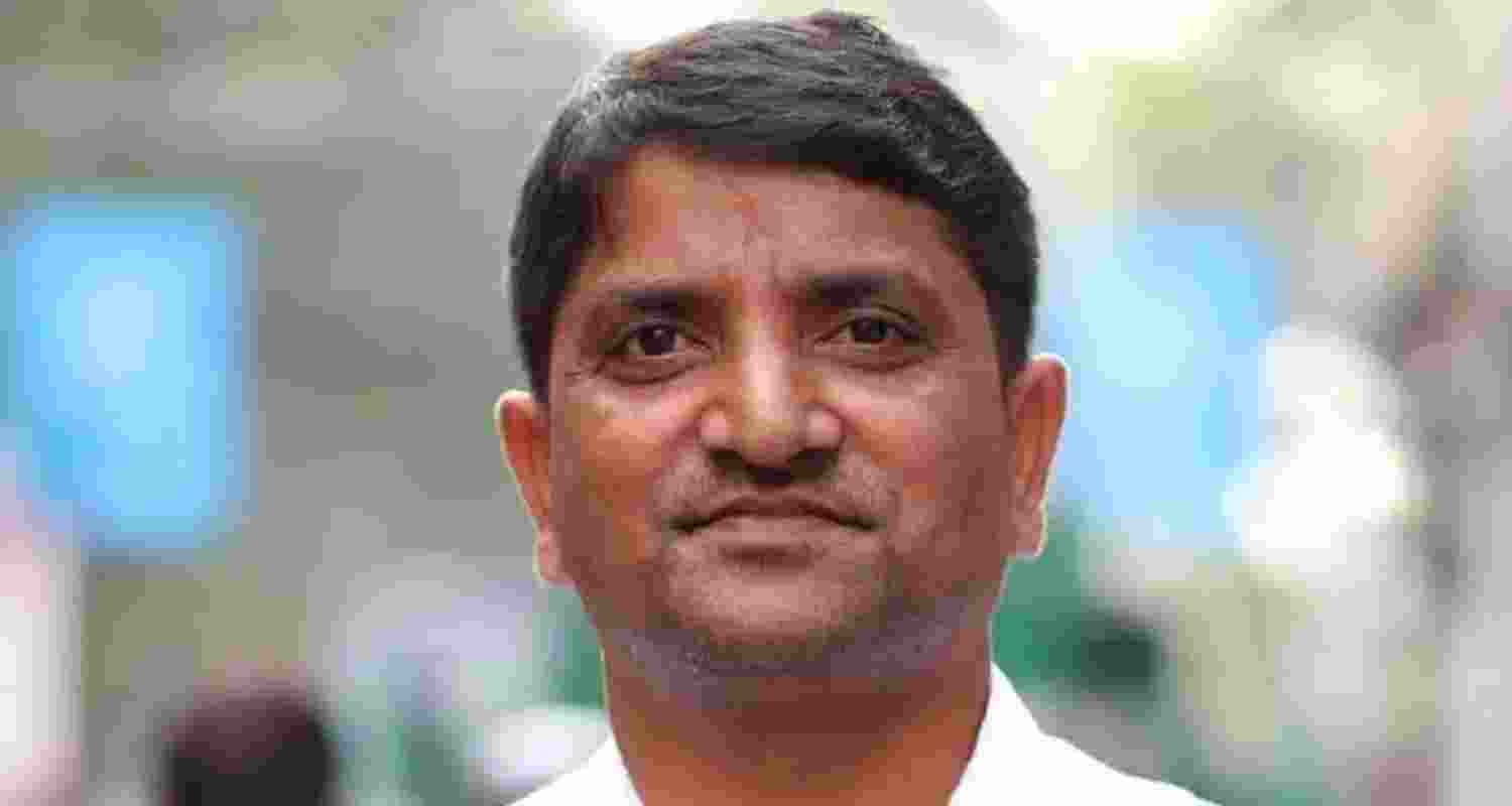 In a major breakthrough, police on Friday morning arrested Mofakkerul Islam, identified as the alleged mastermind behind the blockade and detention of judicial officers. He was apprehended at Bagdogra Airport while allegedly attempting to flee to Bengaluru.