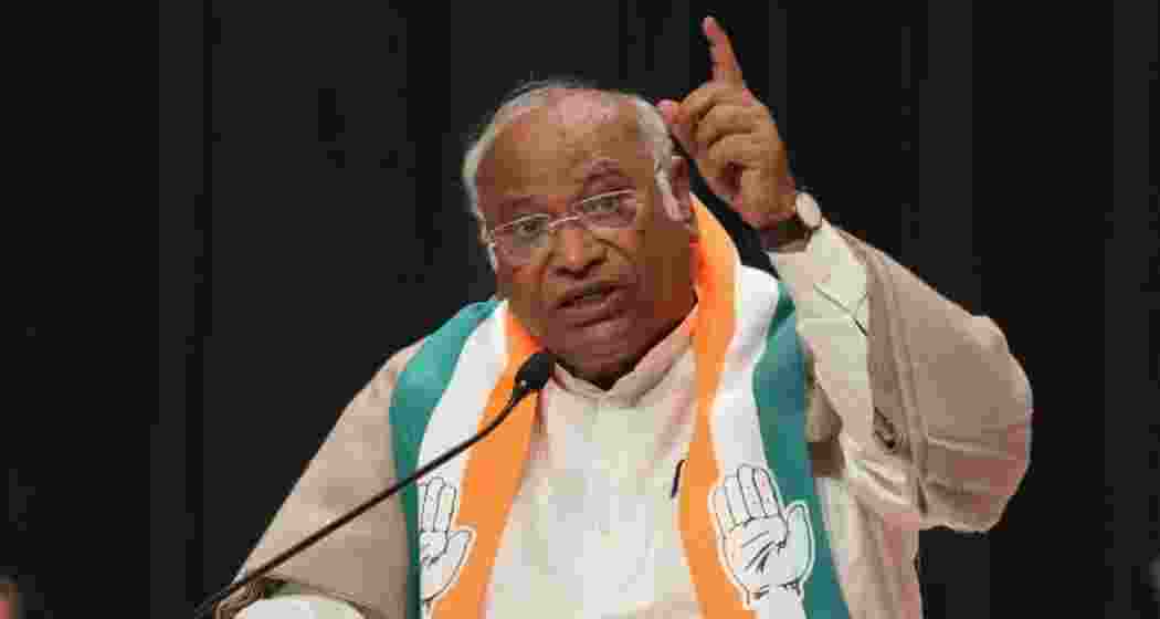 Congress president Mallikarjun Kharge addressing a gathering.