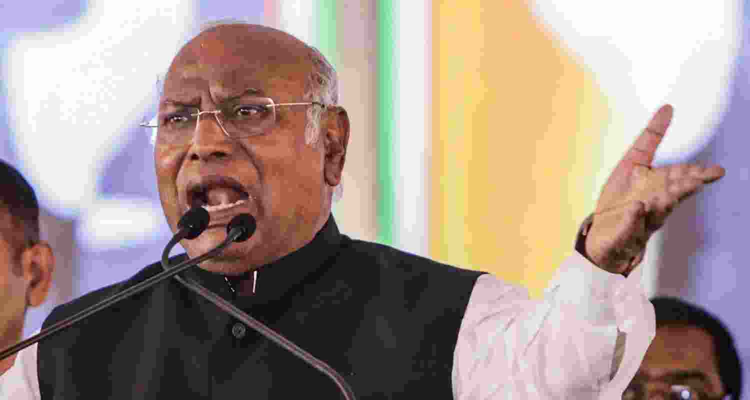 Mallikarjun Kharge, COngress president, Speaks to a crowd of people in Karnataka