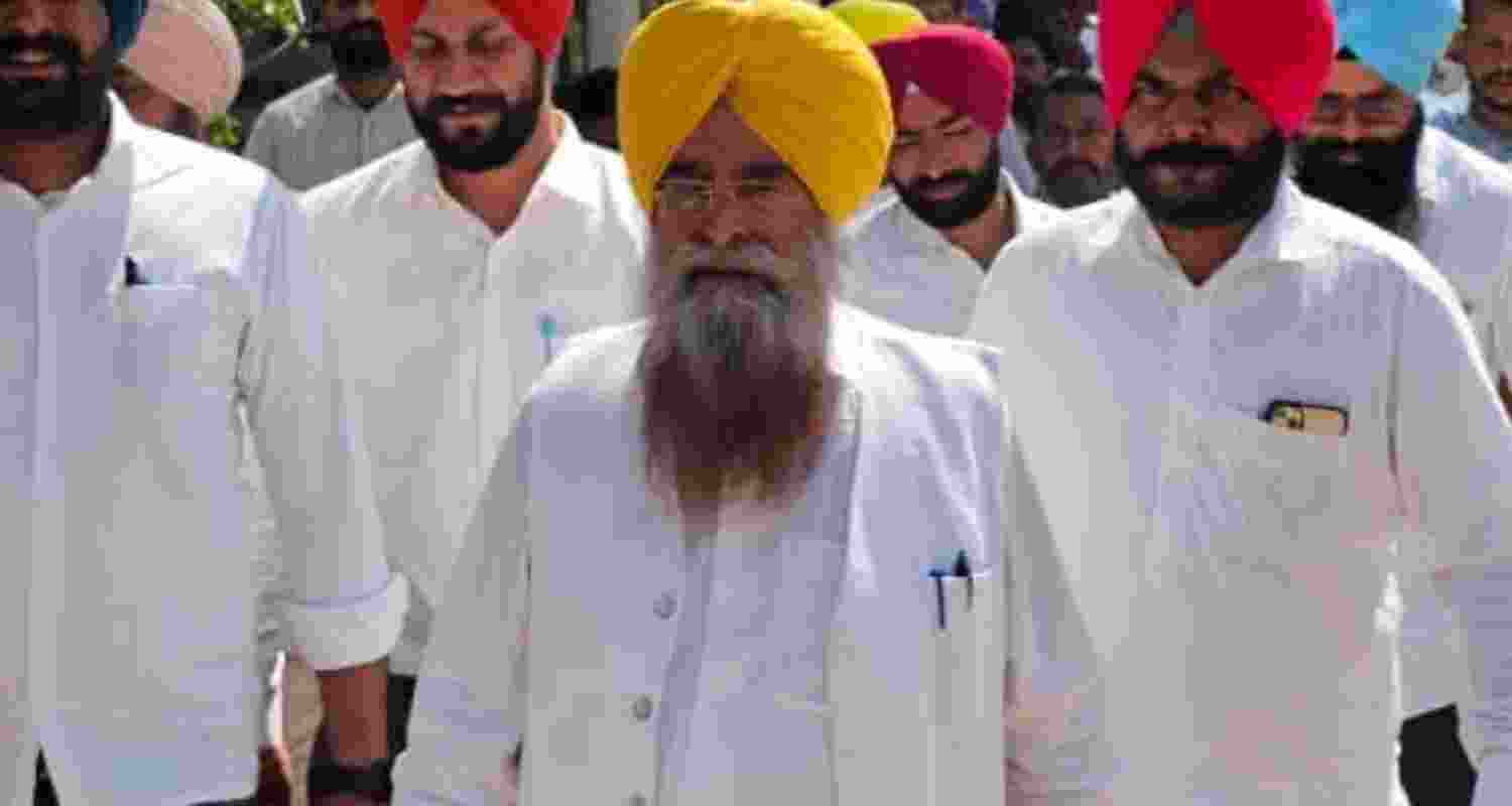  Gurmeet Singh Khuddian. 