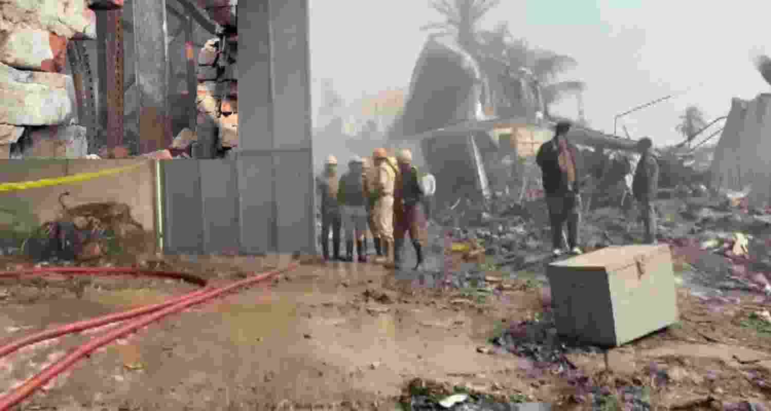 Death toll in the Nazirabad warehouse fire near south Kolkata rises to eight as firefighting and search operations continue amid thick smoke.