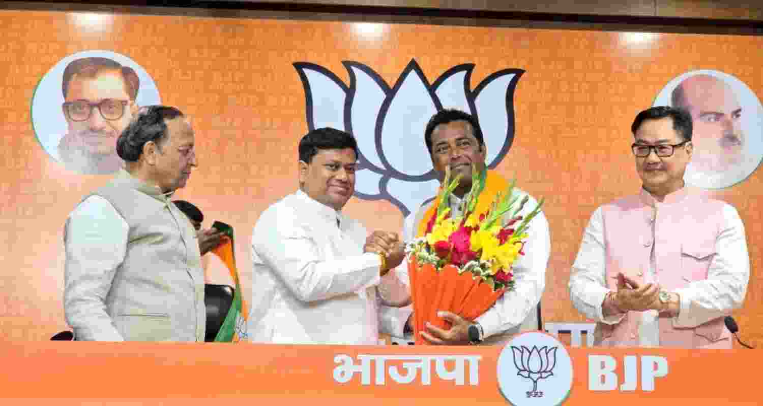 At the state office of the Bharatiya Janata Party in Delhi Leander Paes, one of Bengal's proudest jewels, a distinguished sportsman, and a shining star in India's tennis world, has joined the BJP.