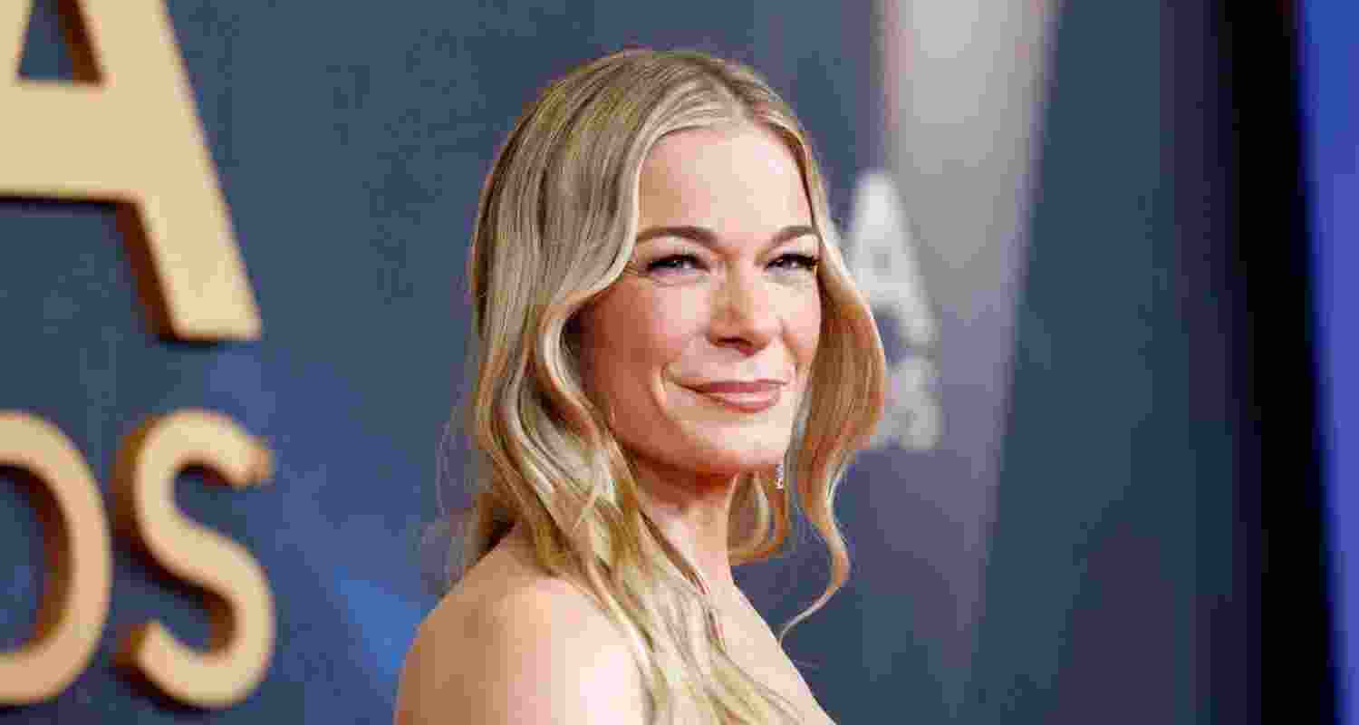 LeAnn Rimes cancels shows after health scare