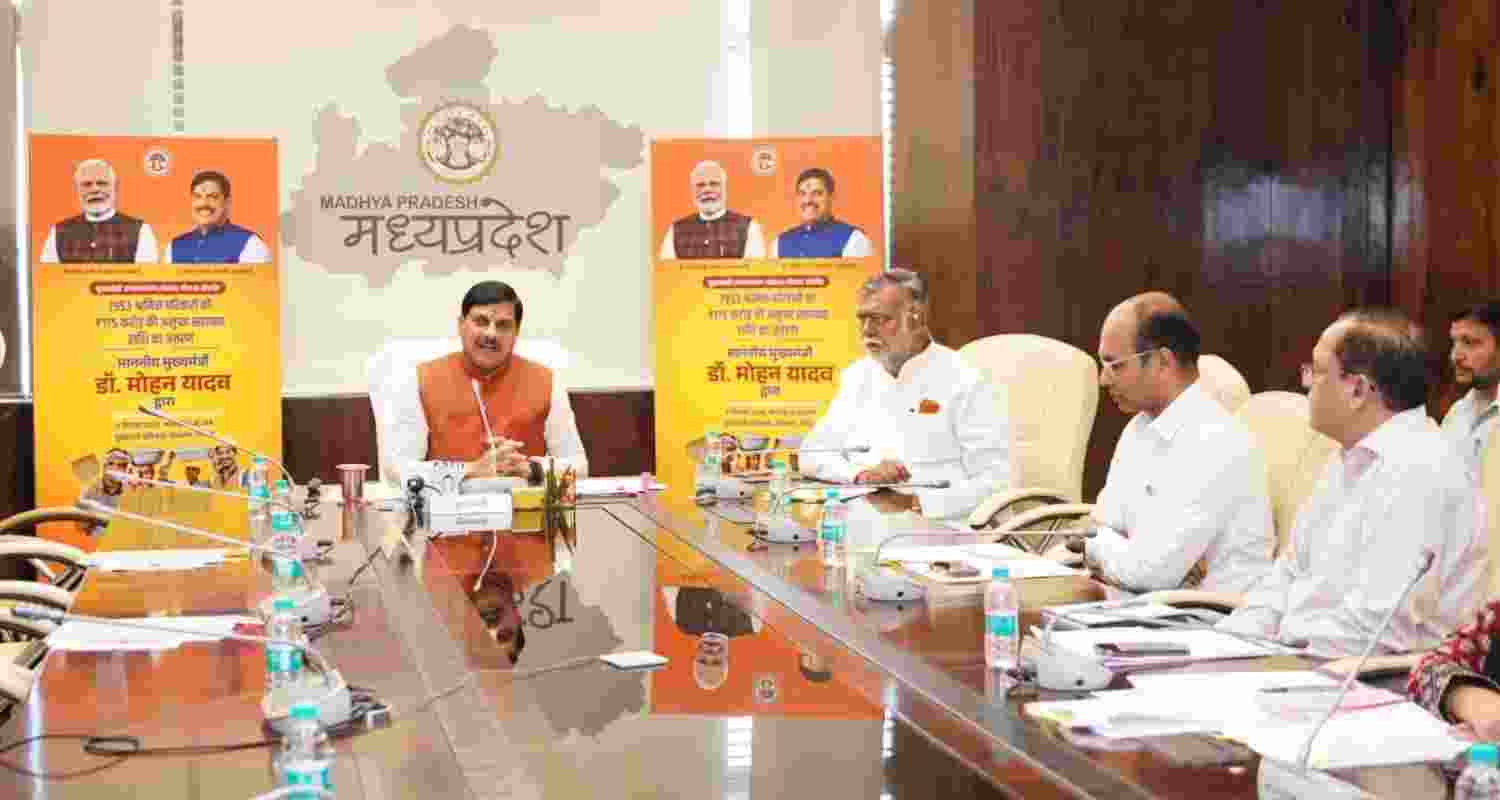 MP CM transfers ₹175 cr to Sambal Yojana beneficiaries 