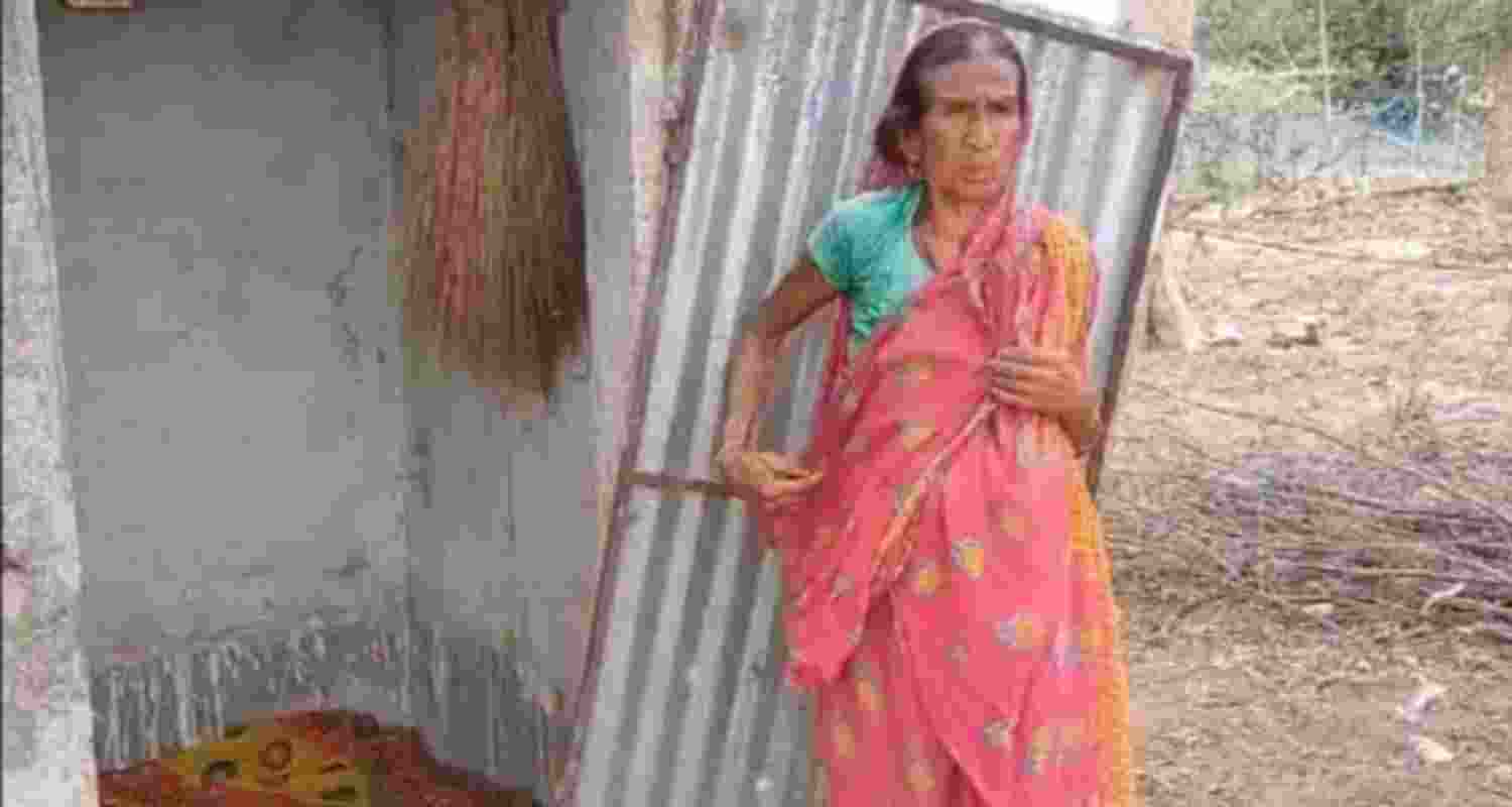 66-year-old woman lives in a toilet.