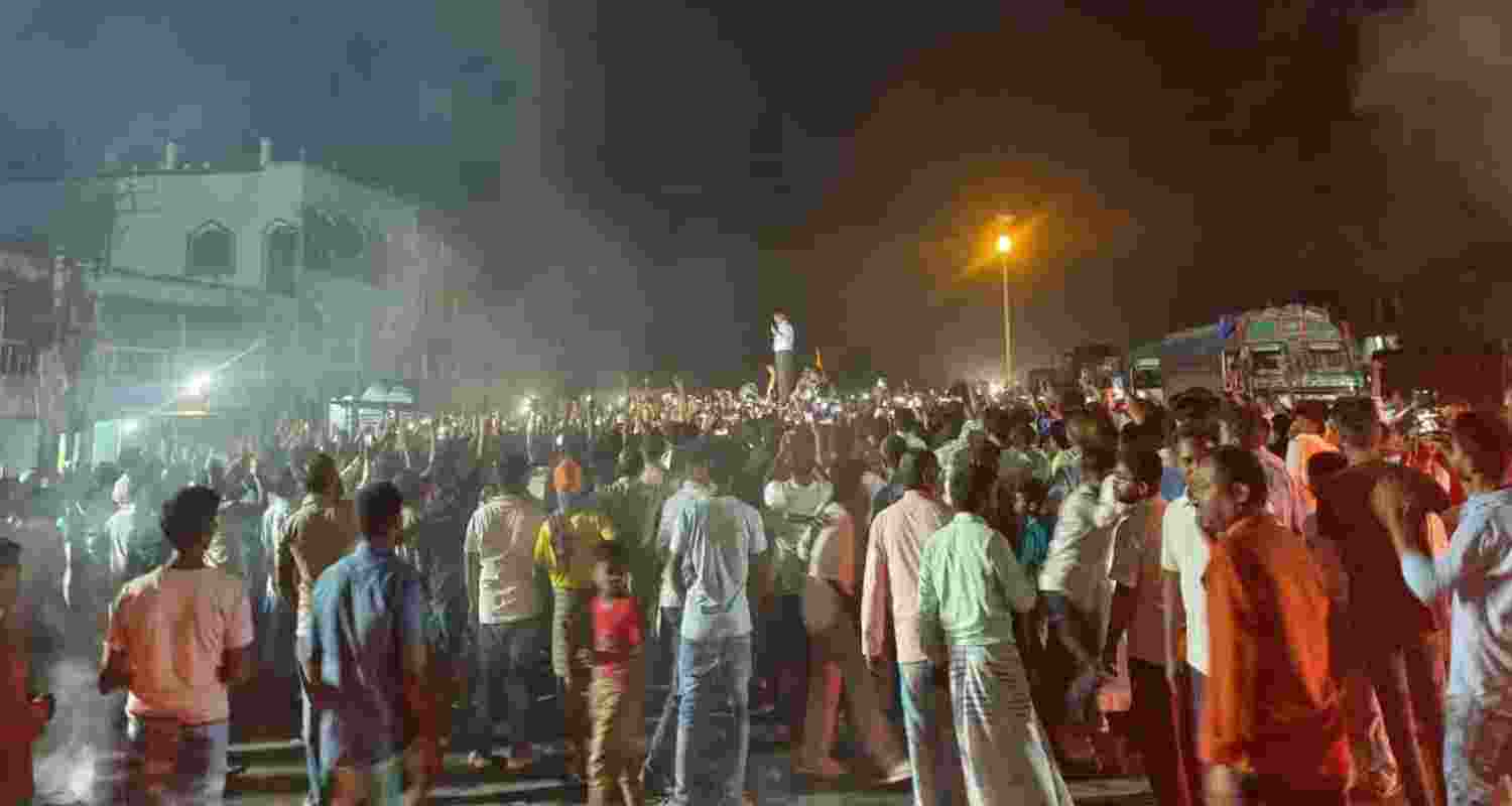 7 judicial officers held for 9 hours in Malda BDO office amid voter list protests; police rescue them safely as EC seeks report on security lapse.