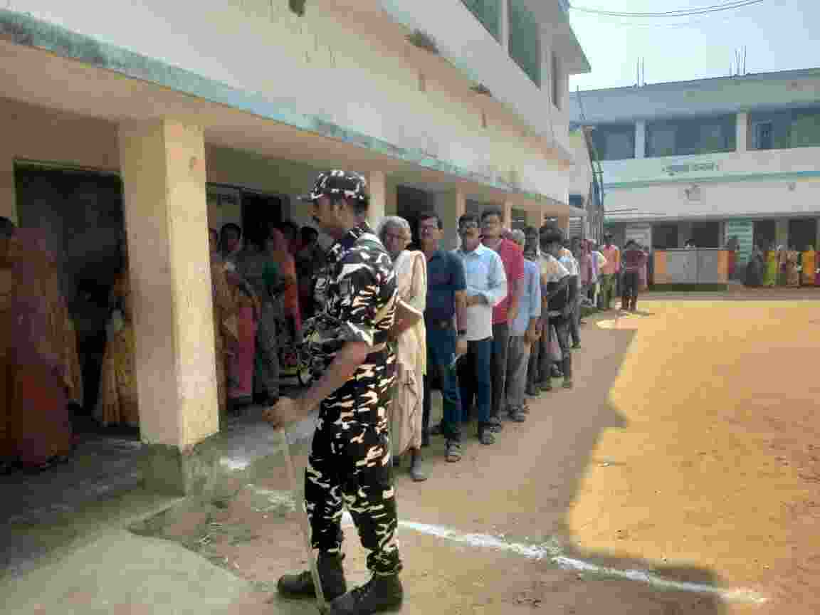  The Election Commission received 954 complaints until 11 am from different political parties, alleging EVM malfunctioning and agents being stopped from entering booths.