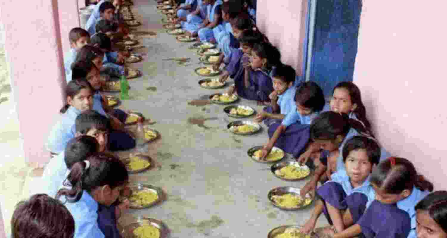Bengal school ends 20-year religious segregation in mid-day meals
