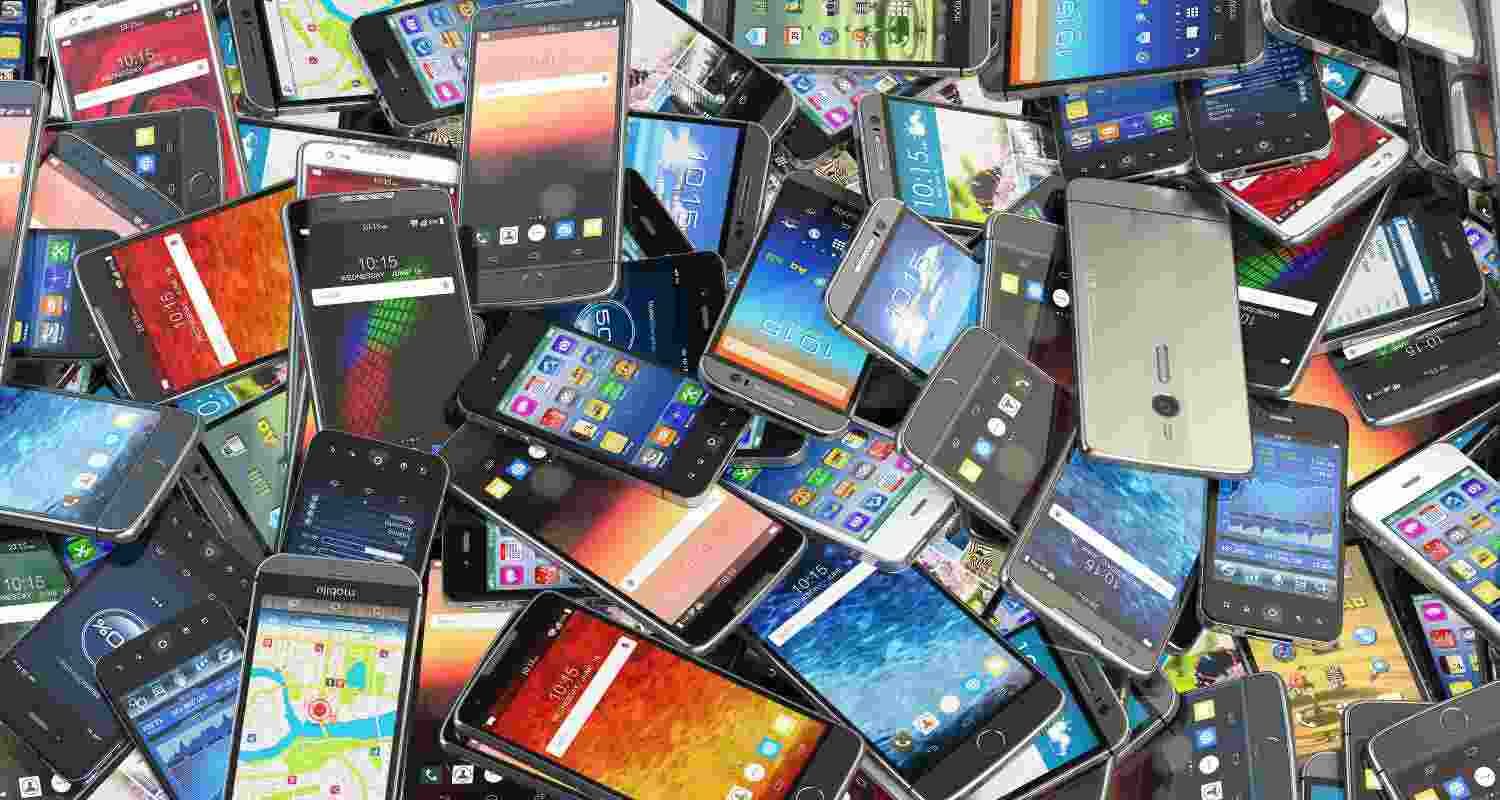 India's mobile phone exports rose 165-fold to ₹2.59 lakh crore in 2025-26, while production increased 33 times, the government told Parliament.