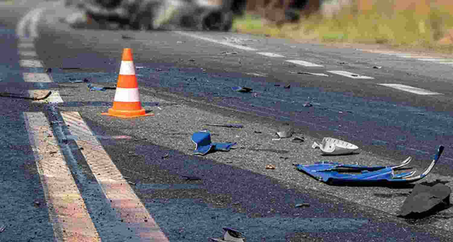 16 injured, including 10 cops, in MP road accident