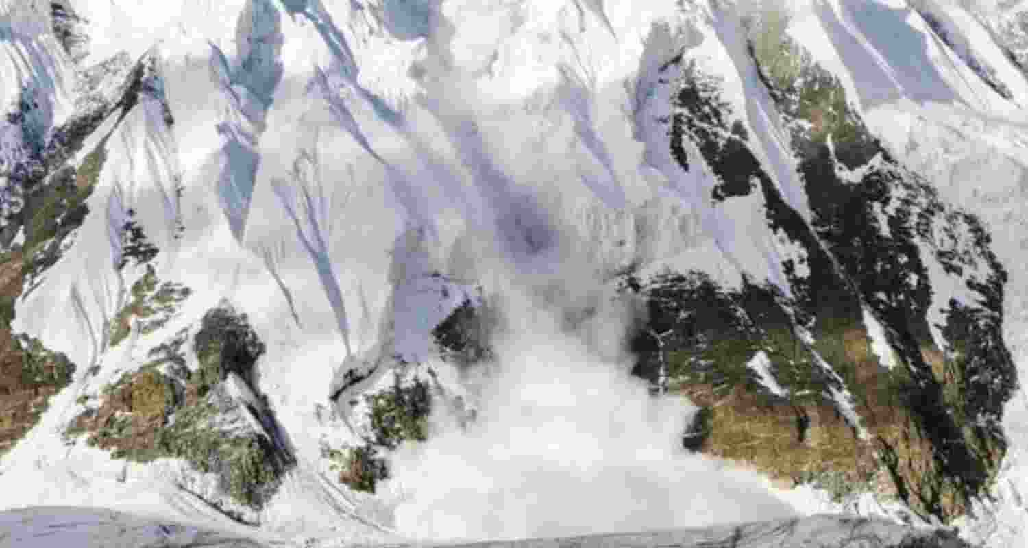 9 dead, 7 Italian climbers missing in the Nepal avalanche
