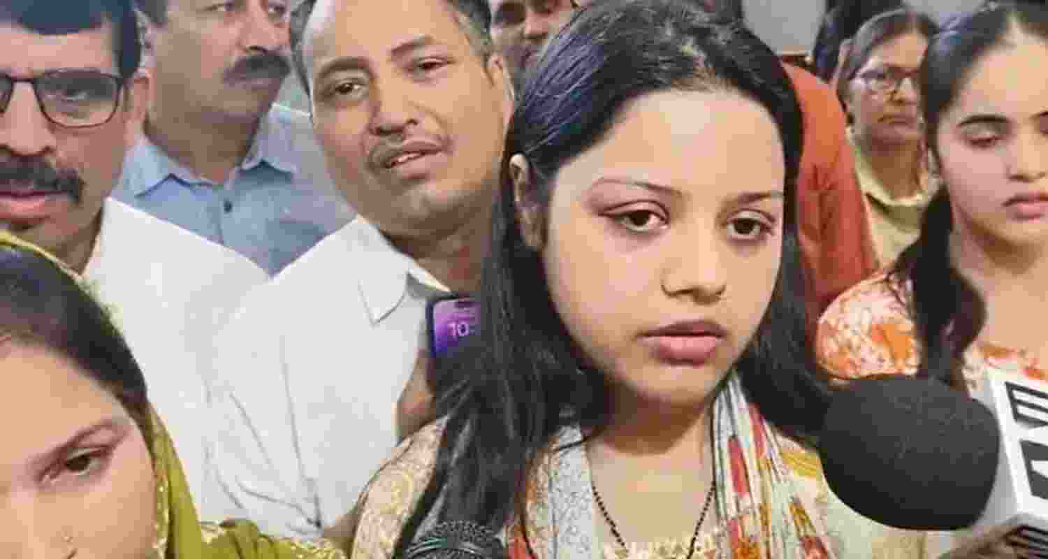 Widow of Navy officer faces 'online abuse', Priyanka Condemns it