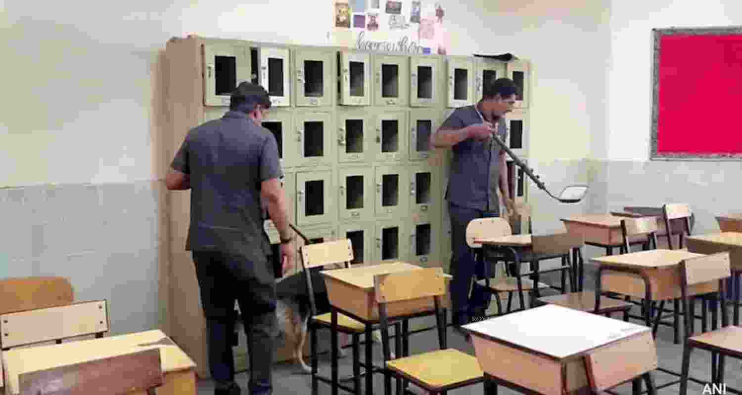 Delhi govt issues SOP for handling bomb threats in schools