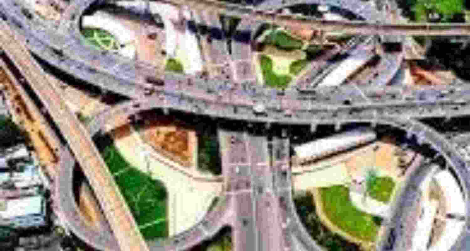 Gadkari for world class road infra to become 'Vishwaguru'