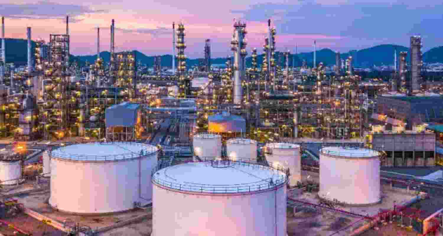 The reduction follows a turbulent year for trade relations. Following the introduction of punitive tariffs by Washington in August 2025 — a direct penalty for importing Russian oil — imports had already begun to trend downwards, dropping by nearly 30 pc between April and September of that year.