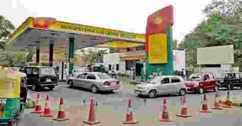 Indraprastha Gas (IGL) has announced a significant reduction in the price of compressed natural gas (CNG) in the capital city of Delhi, much to the delight of taxi drivers and commuters alike. 