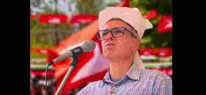  The National Conference Vice President said that the Union Minister should decide first on whom to blame for terrorism in J&K.