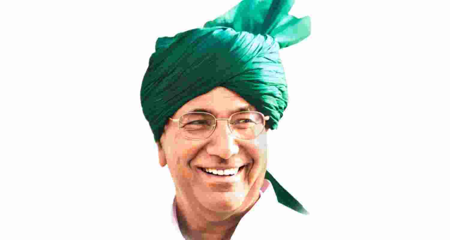 Haryana announces three-day state mourning and public holiday as a mark of respect for former CM Om Prakash Chautala. 