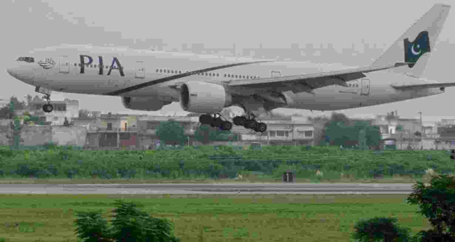 Pak restricts Karachi, Lahore airspace over security issues
