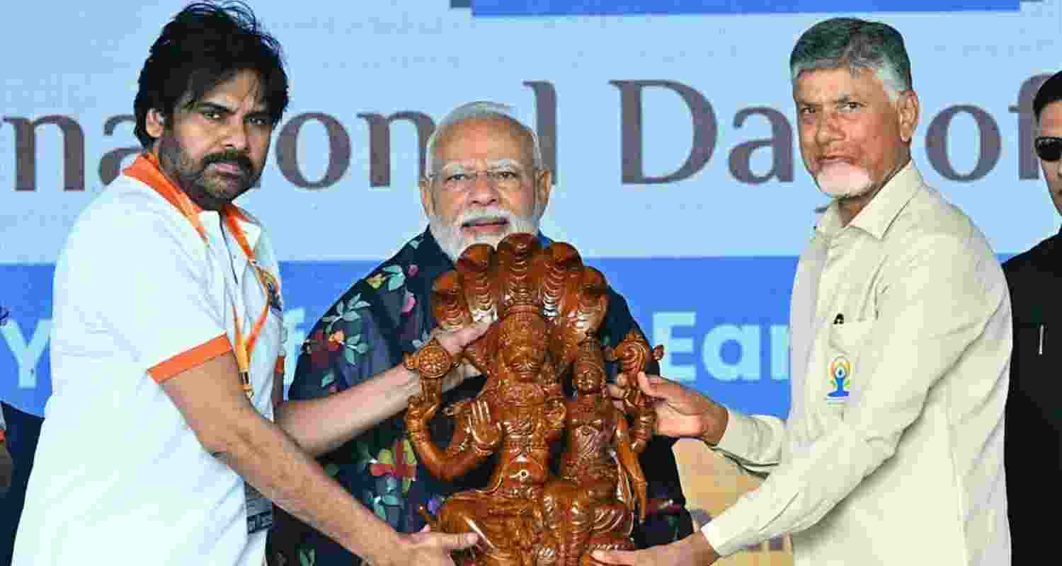 PM Modi hails people of Andhra for creating Guinness record for yoga event