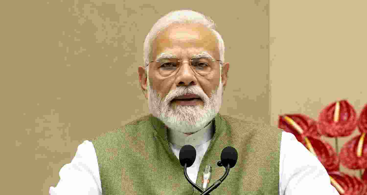 PM Modi released Ram Nath Kovind's autobiography and urged youth to read life stories, while praising his work on One Nation, One Election.