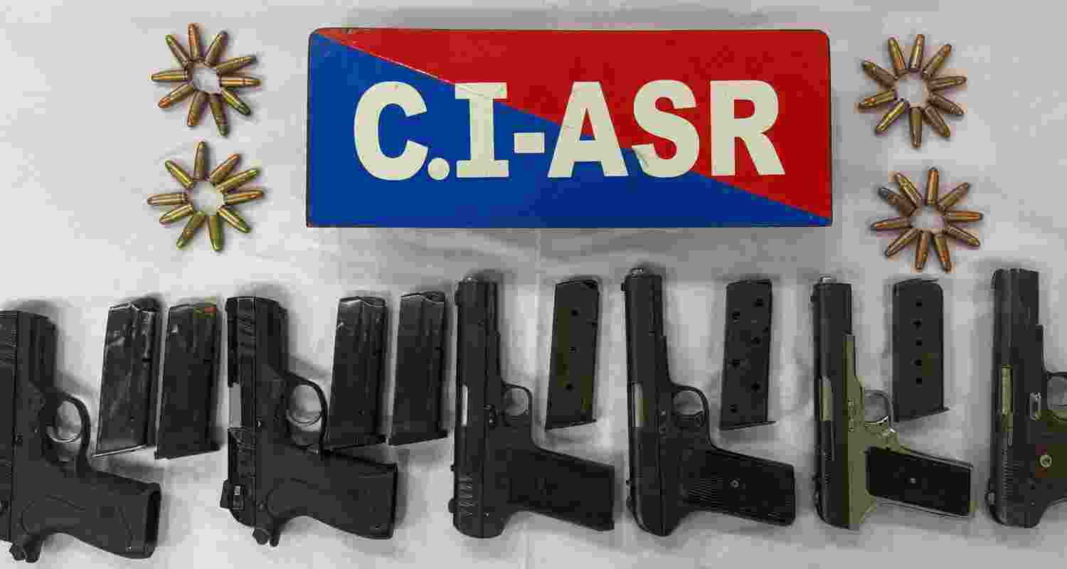 Recovered 6 sophisticated weapons and 40 live rounds. 