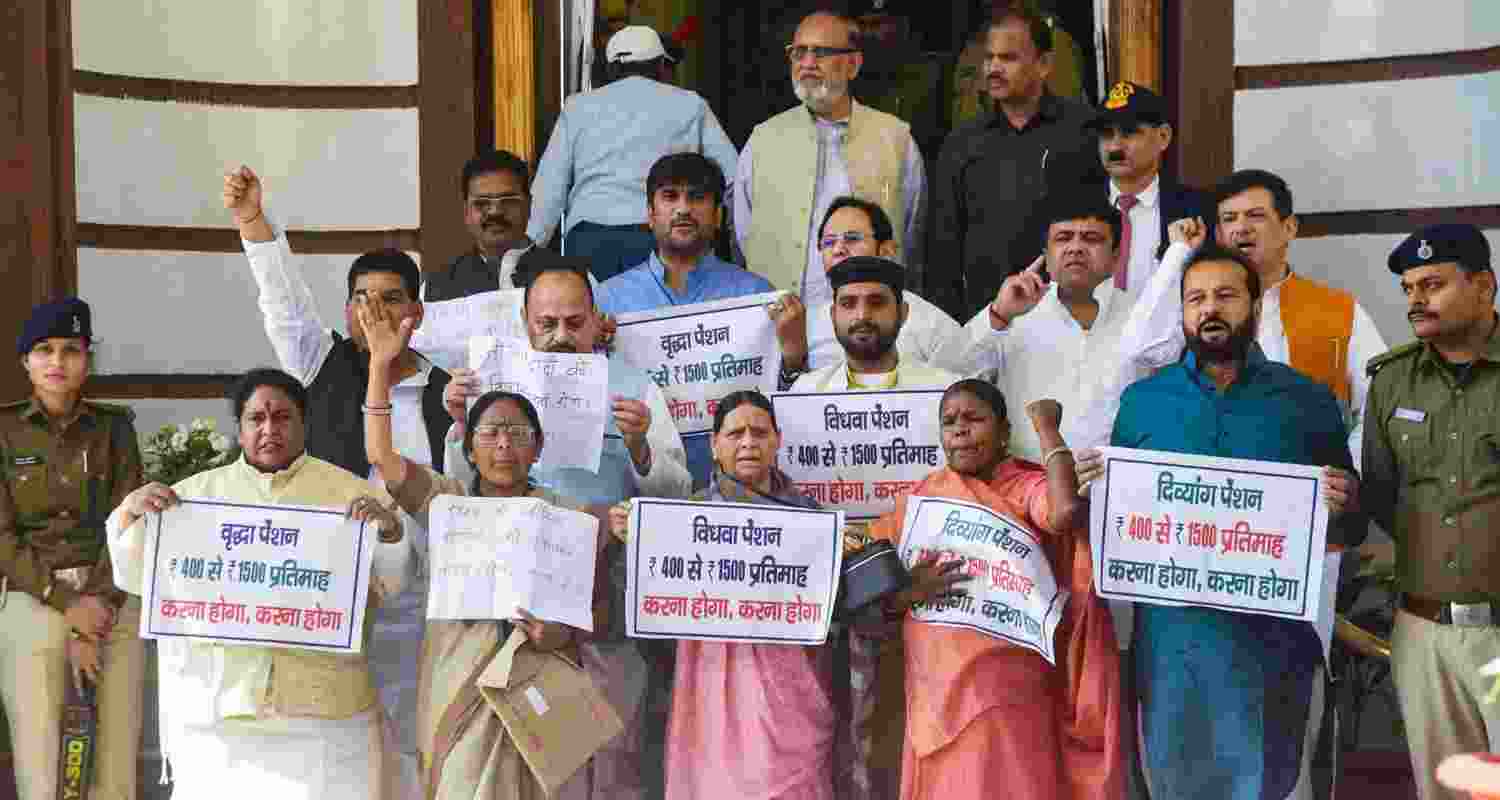 Rabri Devi protests for free power, cheaper gas, and welfare