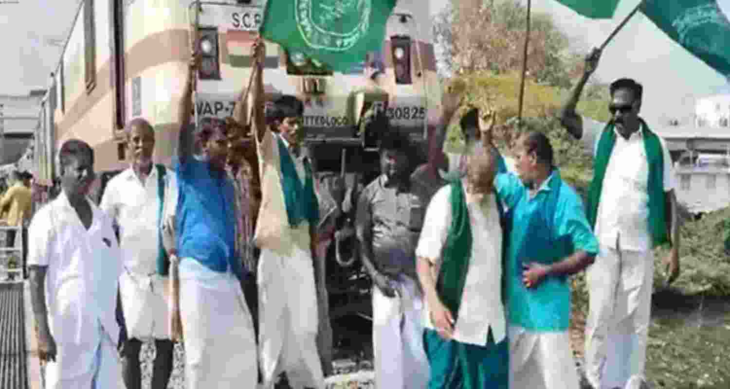 TN farmers support Punjab peers, stage 'rail roko' protest