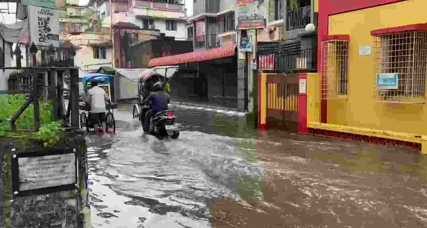 Streets submerged, homes flooded after heavy rain in Raipur Streets submerged, homes flooded after heavy rain in Raipur