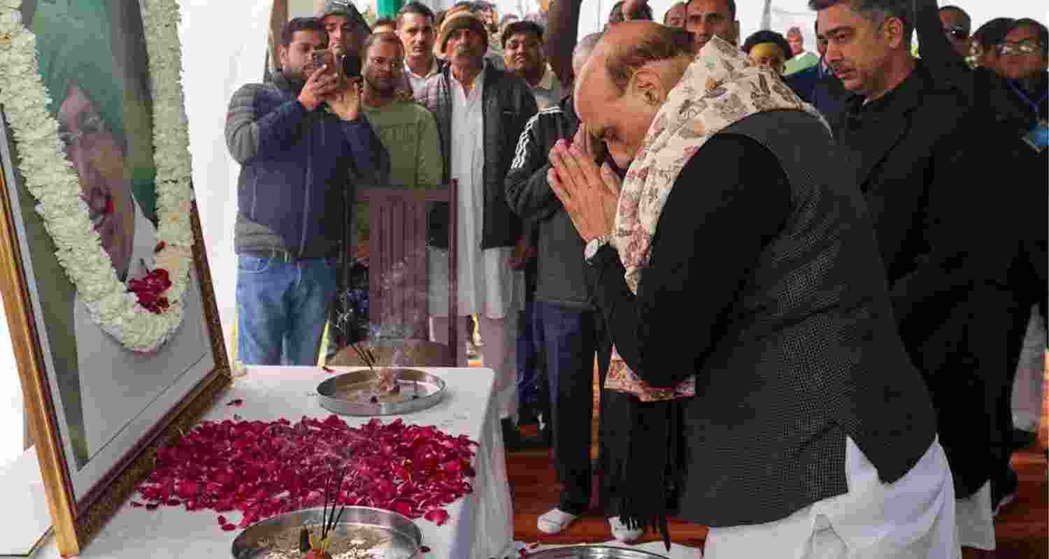 Rajnath Singh paid his tributes to the ex-Haryana Chief Minister Om Prakash Chautala. 