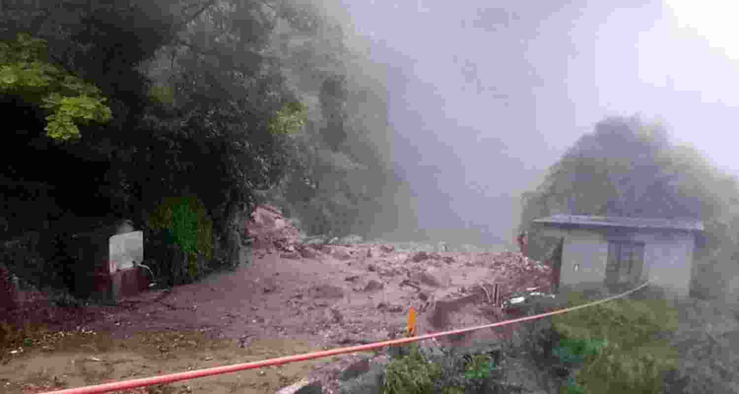 The downpour has badly affected normal life, with 1,004 roads, including three National Highways, still blocked across the state.