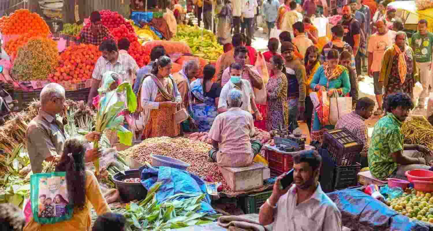 Inflation dips to six-year low of 2.82 pc in May