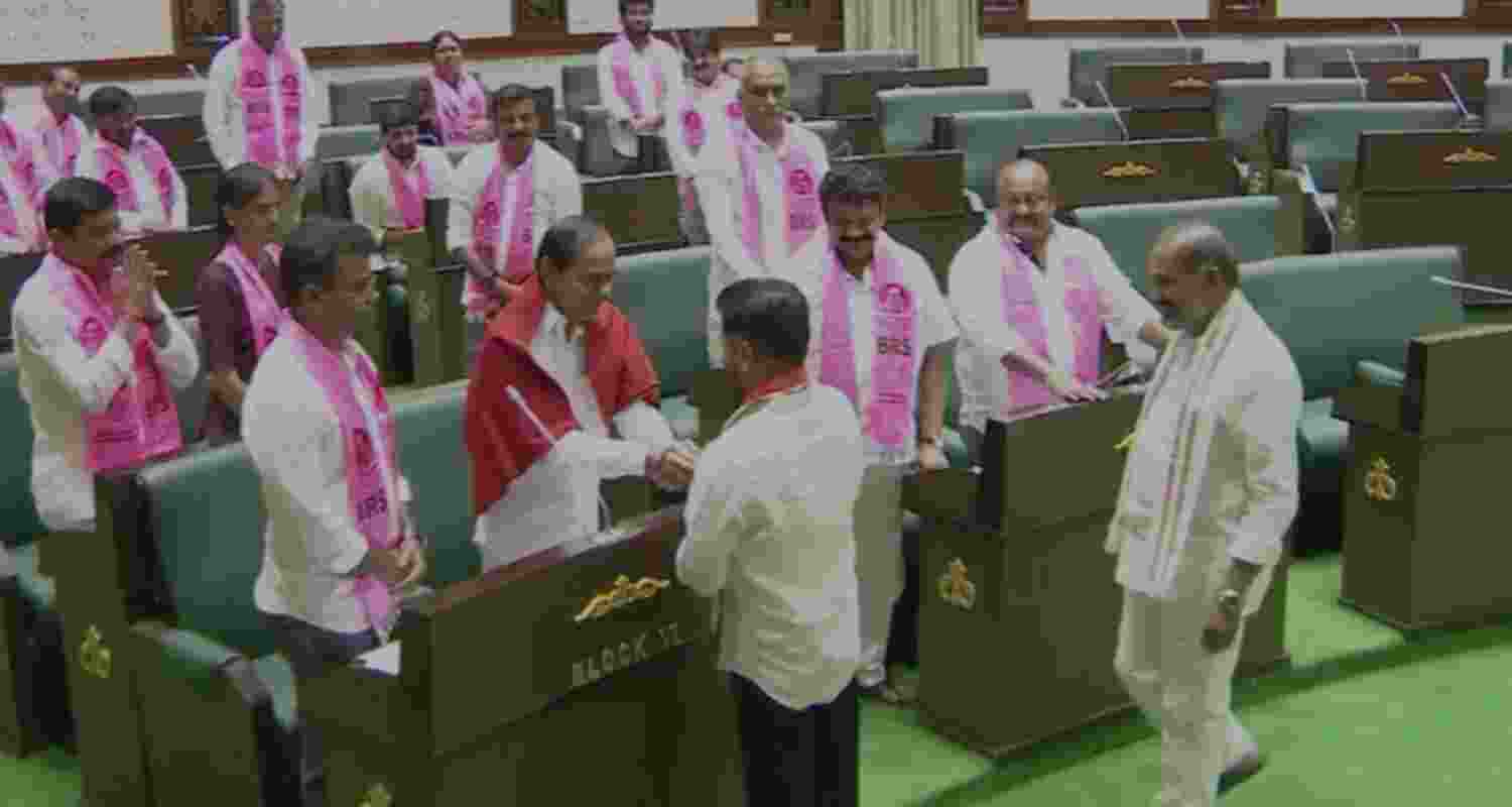 In a rare show of parliamentary courtesy that stood in stark contrast to the bitter public rivalry between the two parties, Chief Minister A Revanth Reddy and several other senior Congress leaders walked over to KCR’s seat to greet him before the formal session began. In a rare show of parliamentary courtesy that stood in stark contrast to the bitter public rivalry between the two parties, Chief Minister A Revanth Reddy and several other senior Congress leaders walked over to KCR’s seat to greet him before the formal session began.